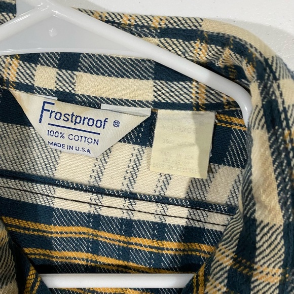 Plaid Button-Up Shirt frostproof large - Picture 4 of 4